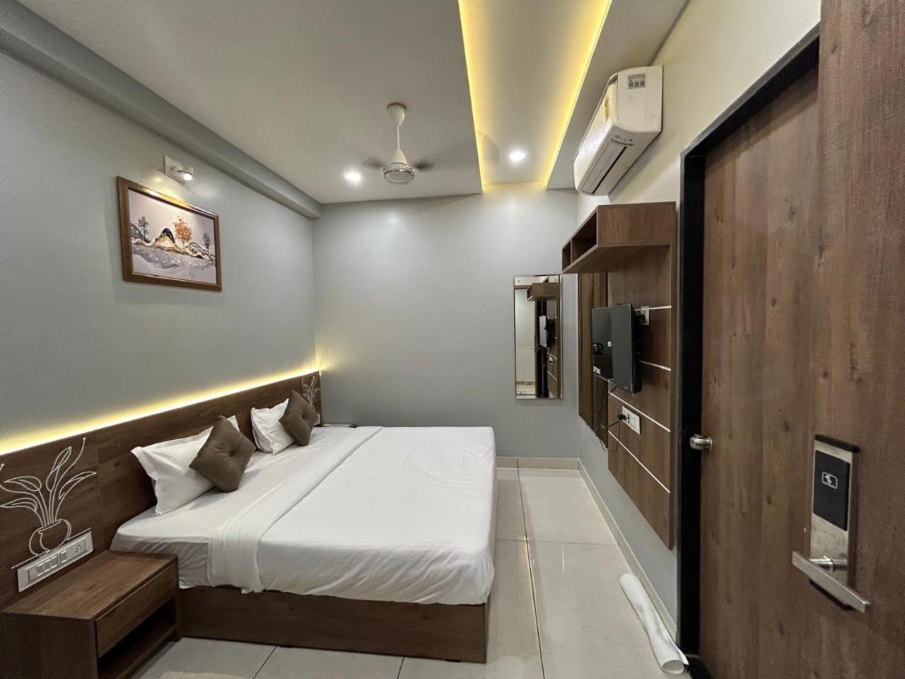 Hotel Holiday Icon Dwarka  Luaran gambar