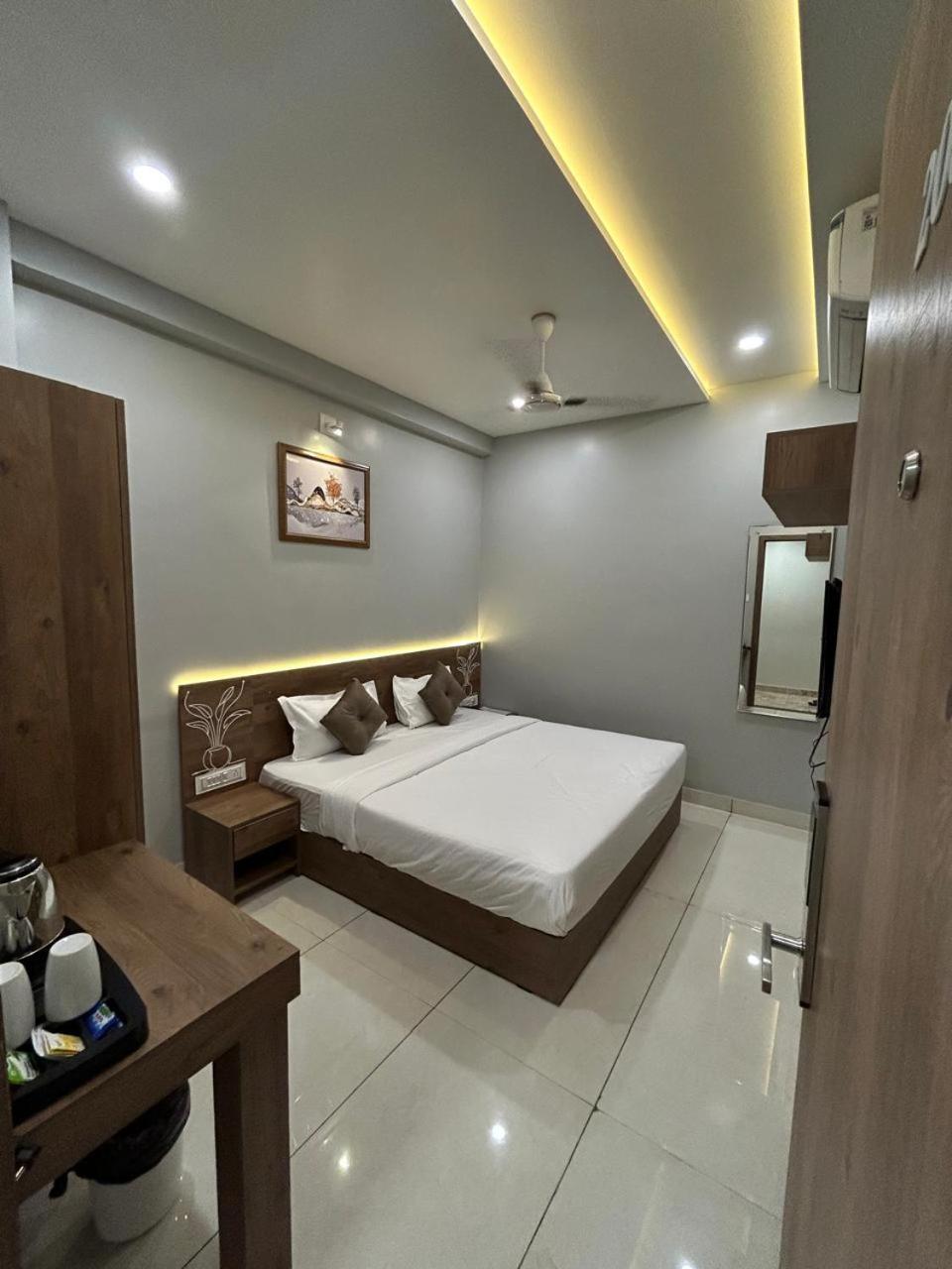Hotel Holiday Icon Dwarka  Luaran gambar
