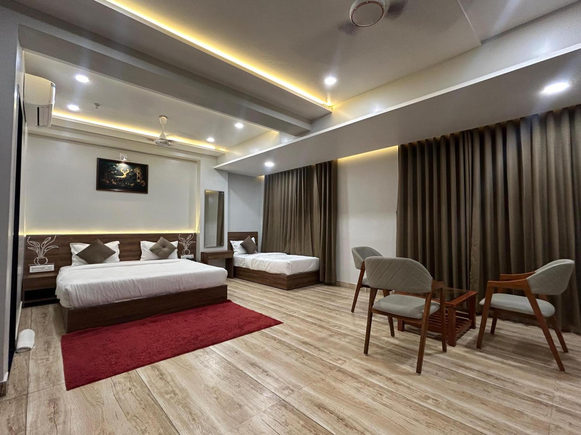 Hotel Holiday Icon Dwarka  Luaran gambar