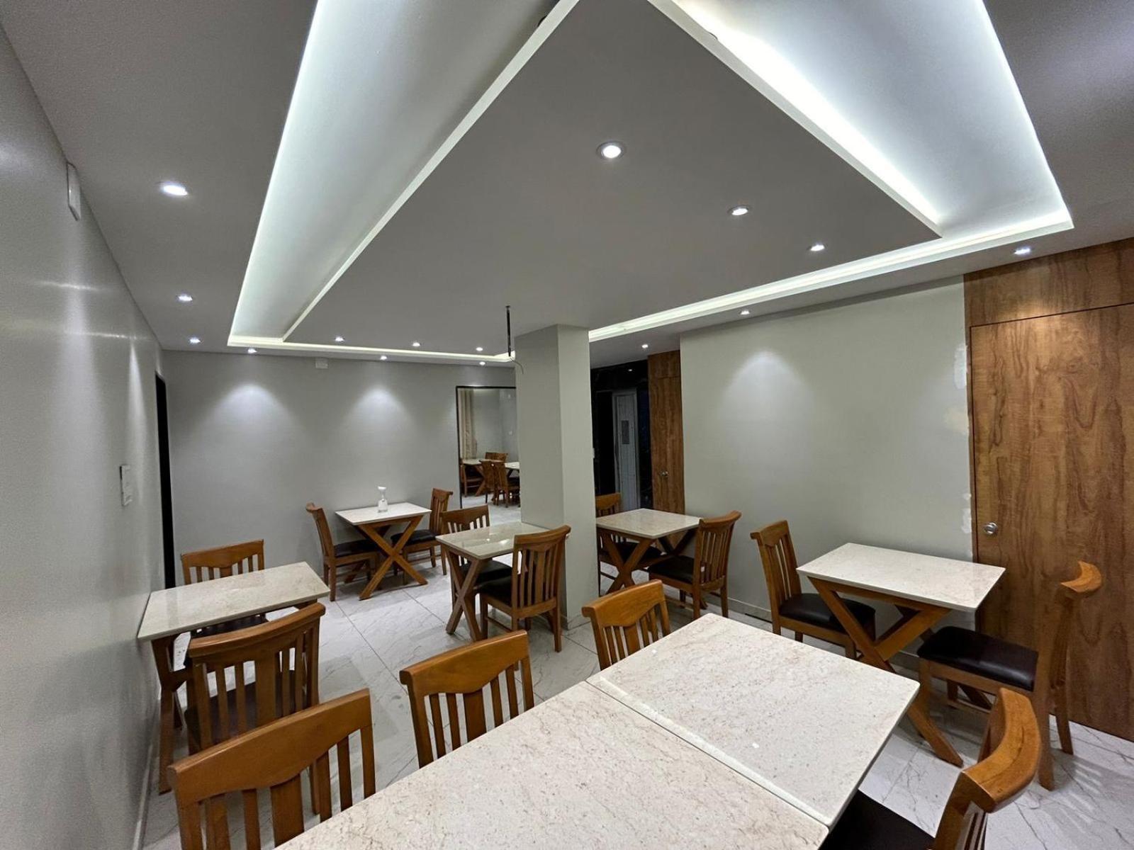 Hotel Holiday Icon Dwarka  Luaran gambar