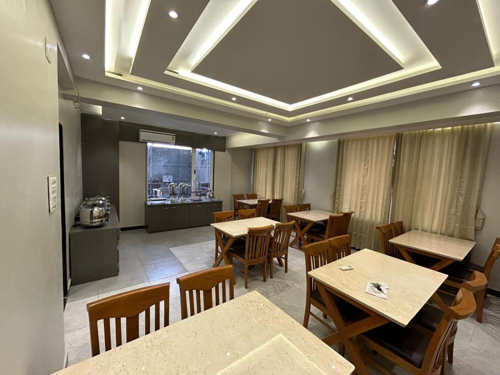 Hotel Holiday Icon Dwarka  Luaran gambar
