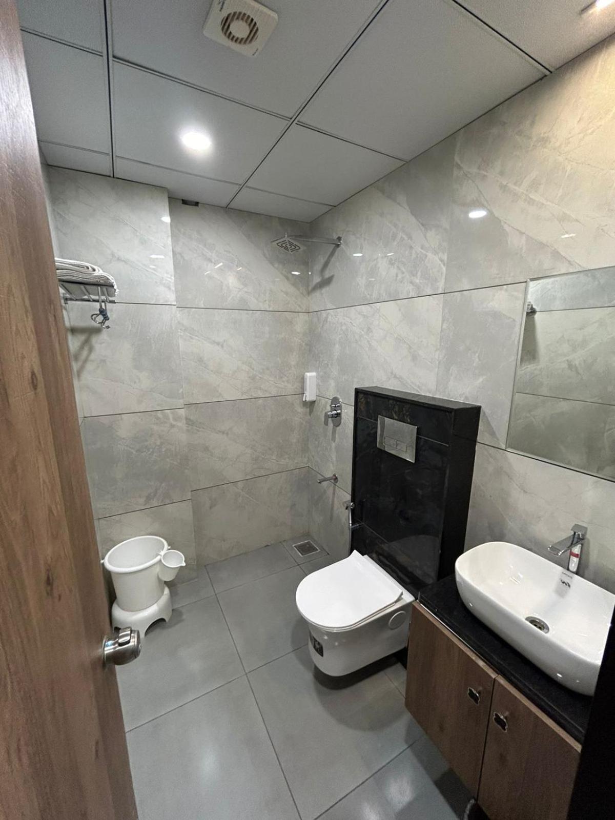 Hotel Holiday Icon Dwarka  Luaran gambar