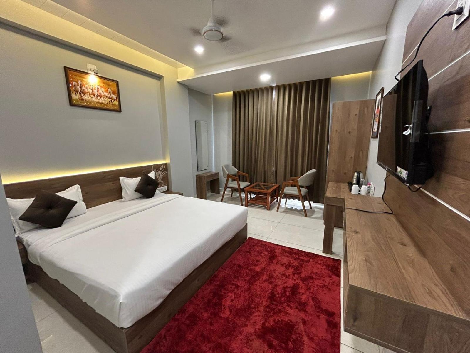 Hotel Holiday Icon Dwarka  Luaran gambar